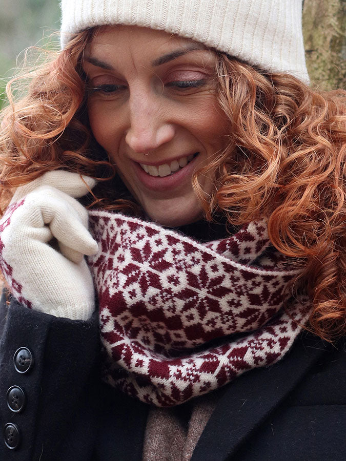 Burgundy/cream flower star snood – stylish accessories from C&K, an independent lifestyle store in Settle, North Yorkshire.