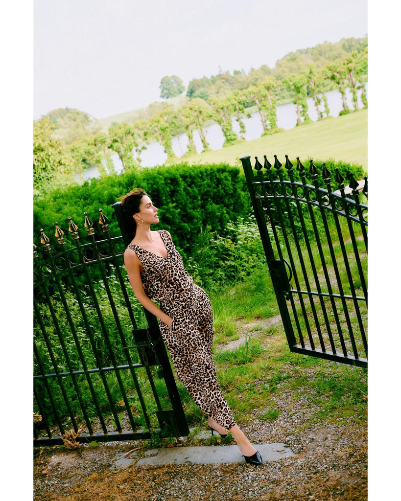 Joella v-neck top birch leopard – timeless women’s fashion from C&K, an independent lifestyle store in Settle, North Yorkshire.