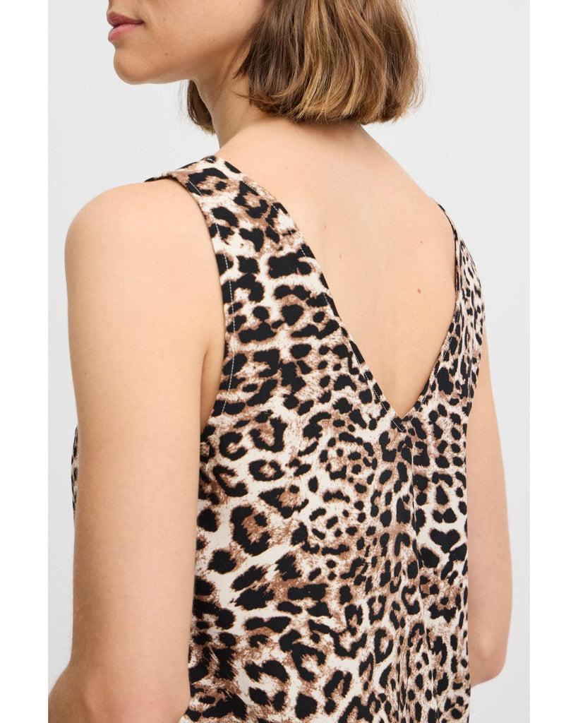 Joella v-neck top birch leopard – timeless women’s fashion from C&K, an independent lifestyle store in Settle, North Yorkshire.