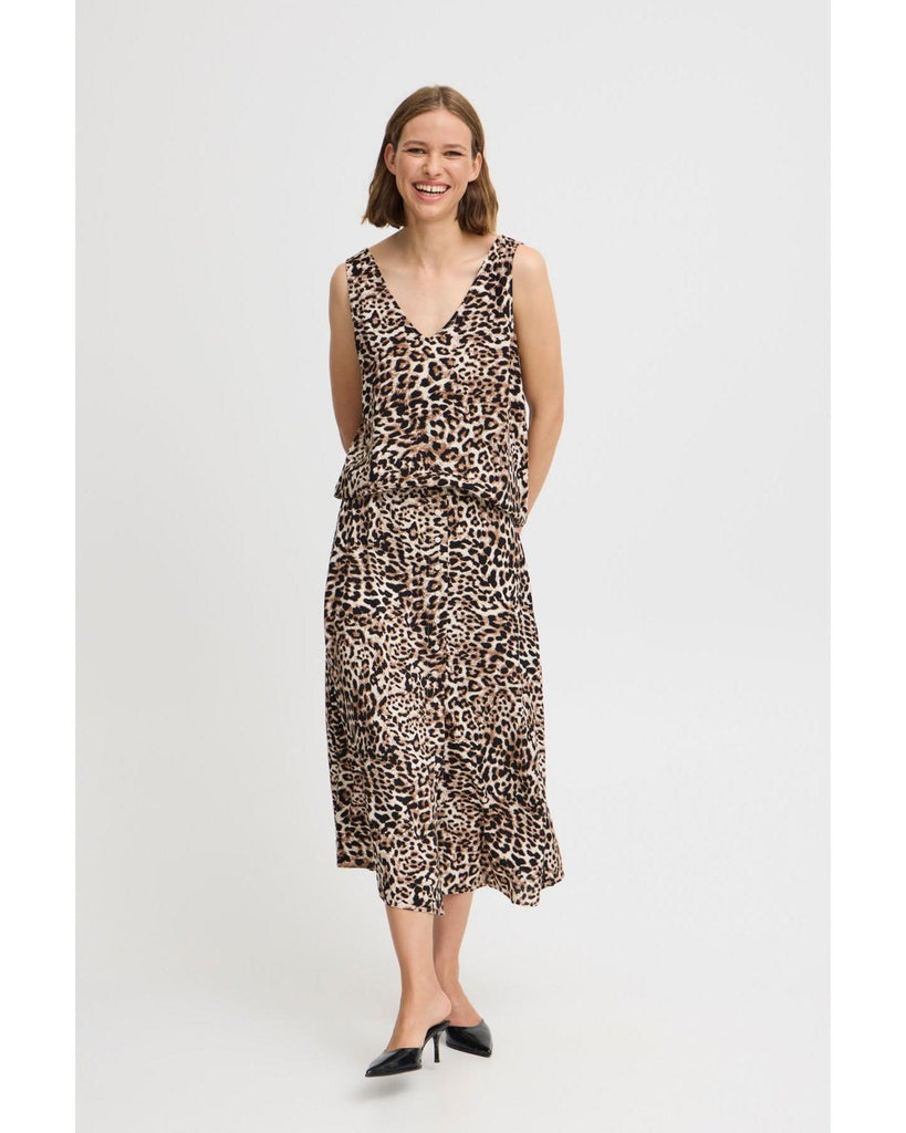 Joella v-neck top birch leopard – timeless women’s fashion from C&K, an independent lifestyle store in Settle, North Yorkshire.