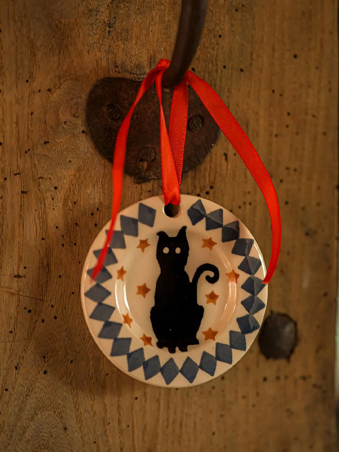 The Wise Witches Black Cats Tiny Plate Decoration – thoughtful gifts and beautiful finds from C&K, an independent lifestyle store in Settle.