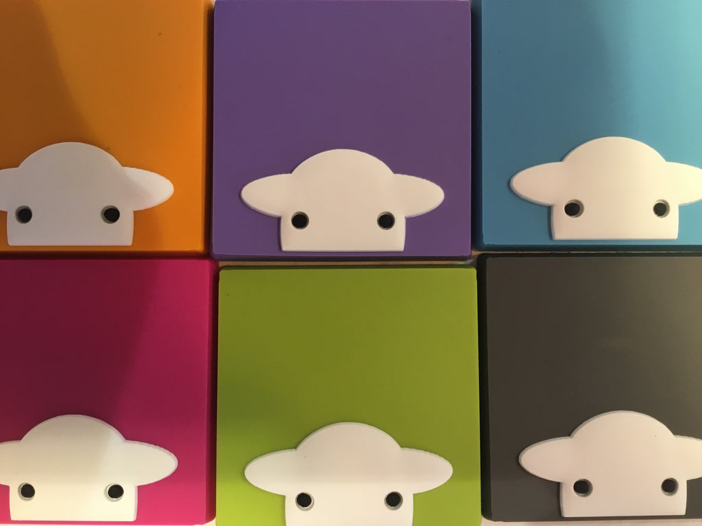 Herdy peep magnet – thoughtful gifts and beautiful finds from C&K, an independent lifestyle store in Settle.