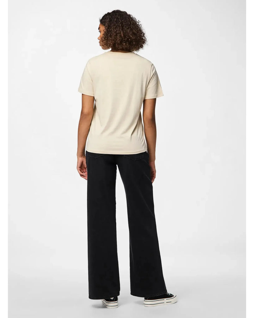 Ria Solid SS Tee Birch – timeless women’s fashion from C&K, an independent lifestyle store in Settle, North Yorkshire.