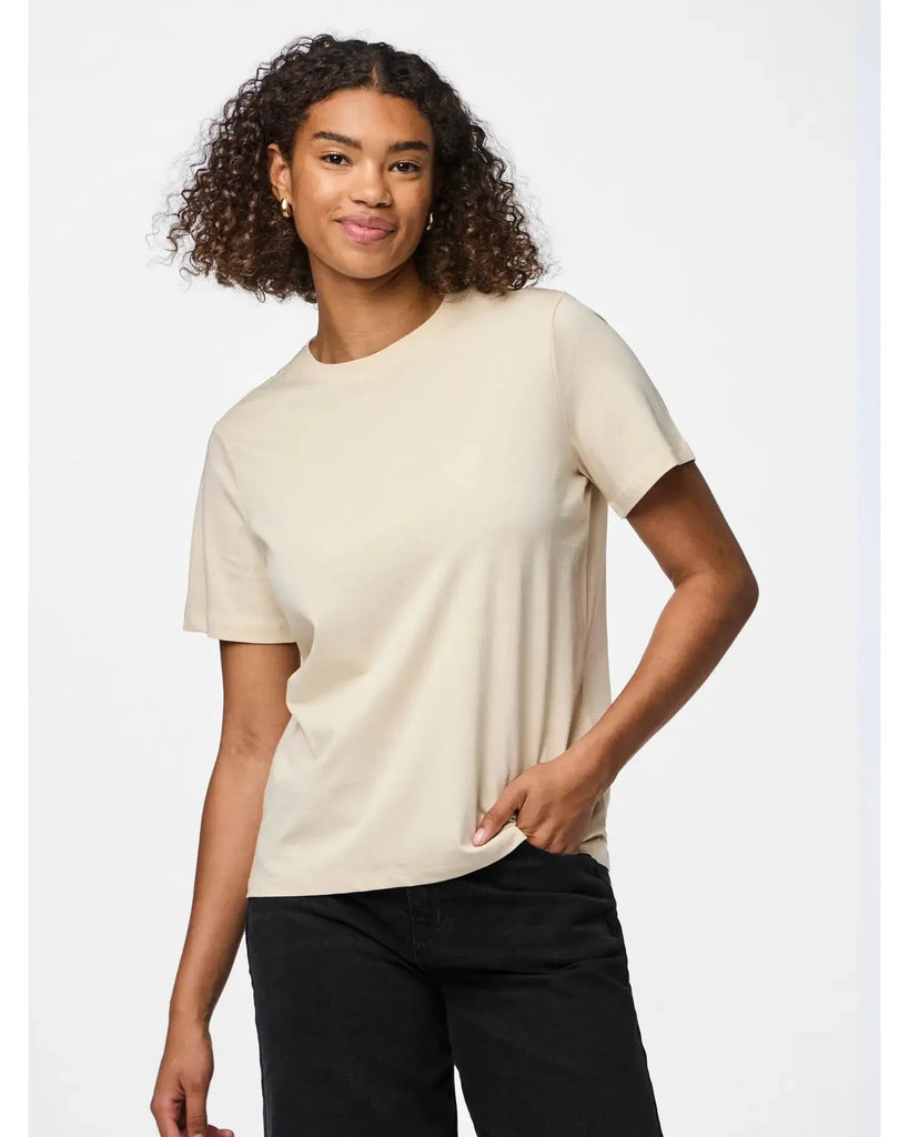 Ria Solid SS Tee Birch – timeless women’s fashion from C&K, an independent lifestyle store in Settle, North Yorkshire.