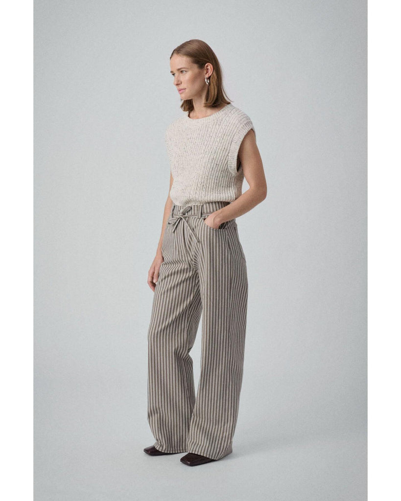 Nymphadora Slipover Broken White – timeless women’s fashion from C&K, an independent lifestyle store in Settle, North Yorkshire.